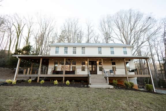 Game & Movie Room, Minutes to Wine, Weddings &Town - Image 1