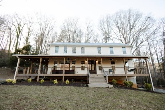 Game & Movie Room, Minutes to Wine, Weddings &Town
